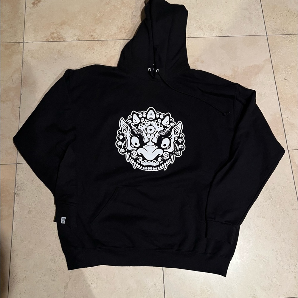 ONI SEE CO BLACK HOODIE SIZE LARGE BRAND NEW WITHOUT TAGS Darc Sport family
